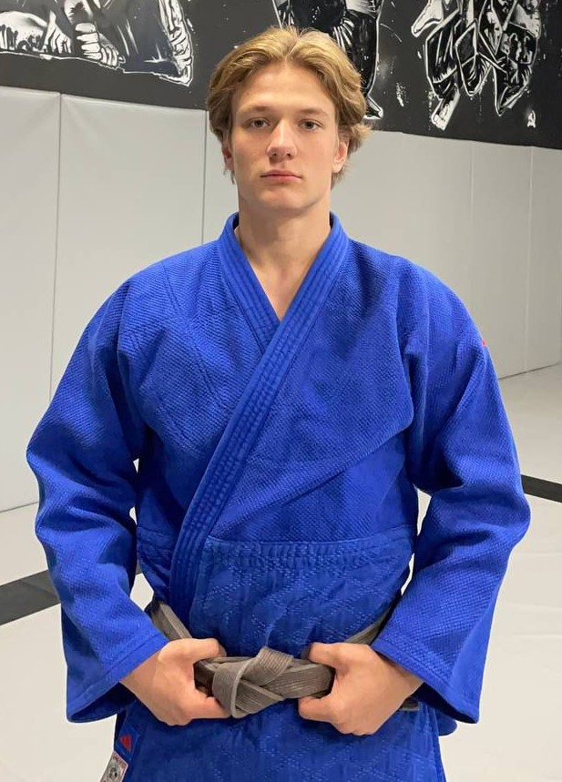 Павлюченков Иван